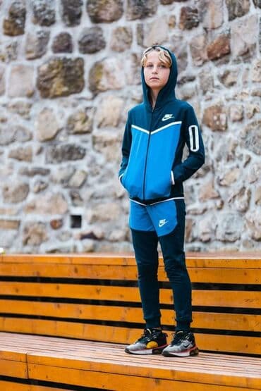 Decije komplet trenerke samo 4400 din
Velicina 14