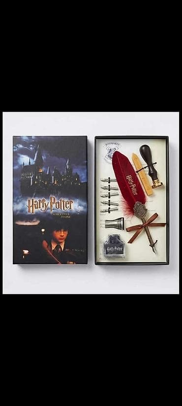 🔮✨ DOŽIVI MAGIJU HOGVORTSA – HARRY POTTER KALIGRAFSKI SET SA PEČATOM! na lalafo.rs 🔮✨ DOŽIVI MAGIJU HOGVORTSA – HARRY POTTER KALIGRAFSKI SET SA PEČATOM!