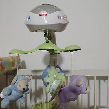 tenk igracka za decu: Vrteška za krevetac Fisher Price Ima tri različite melodije, projektor — 4