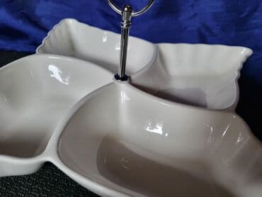 metalac staklene posude: Porcelanski nov etazer. Etazer za na sto. Visina sa — 3