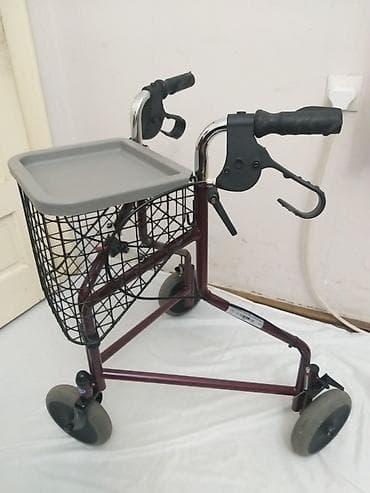 Nemacka hodalica-setalica, rolator sa tri tocka, u veoma ocuvanom na lalafo.rs Nemacka hodalica-setalica, rolator sa tri tocka, u veoma ocuvanom