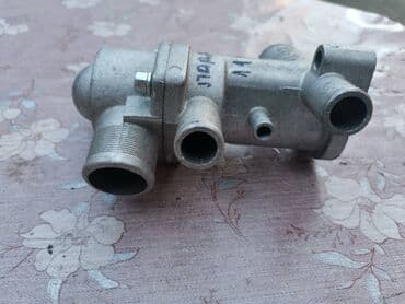 ulozak za auto sediste: Ulozak termostata sa kucistem Lada . Ruske proizvodnje. Kompletno — 4