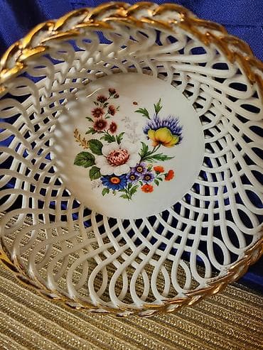 kalendar 1979 godine: Cinija nova iz 70ih.godina Cluj porcelanska. Nova porcelanska cinija — 2