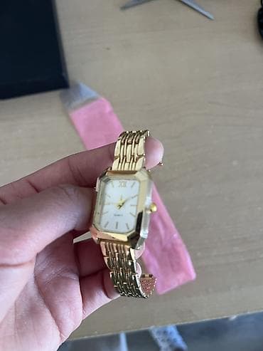 hermès satovi: Elegantni ženski kvarcni ručni sat – zlatne boje - Kućište — 4