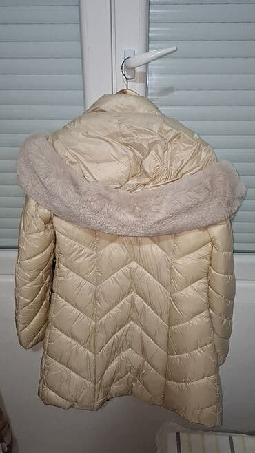 Women's Clothing: Malo nosena jakna. m velicina. 1 500 din. u bez boji — 1