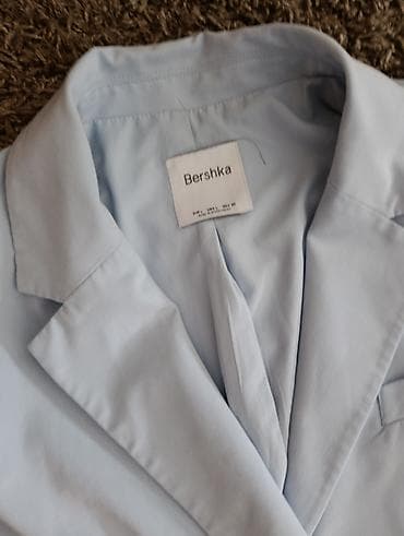 bershka odeca: Ženski sako Bershka – pastelno svetloplave boje. - Kroj: dvoredni s — 5