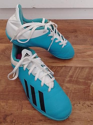 Patike za fudbal ADIDAS br 36 su u odlicnom stanju sa sitnim tragovima