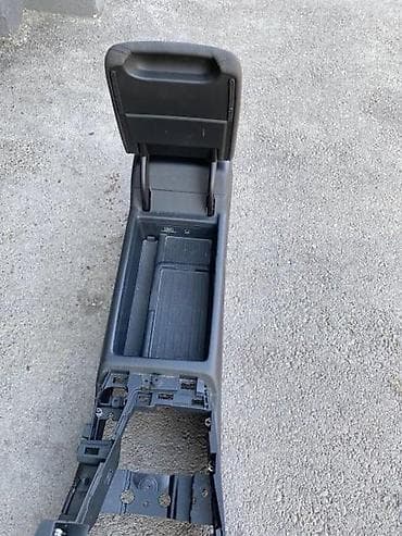 sm auto varvarin: NASLON ZA RUKU ZA AUDI A4 | Naslon za ruku za Audi A4 B9 (300-H) — 5