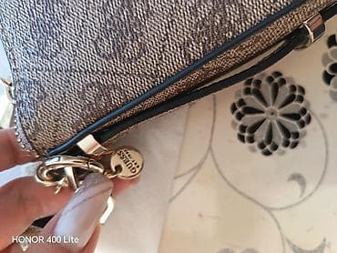 crni zenski dzemper: GUESS ženska torba – monogram print - Model: baguette/shoulder bag sa — 3