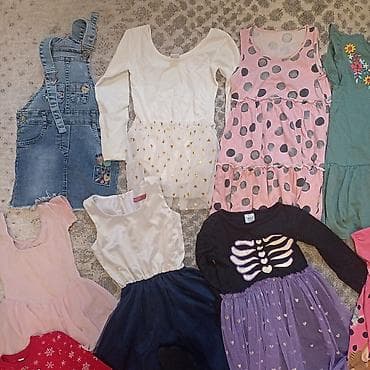 koton zenske haljine: Lot dečjih haljina (oko 11 komada). Sadržaj lota: - Farmerke — 4