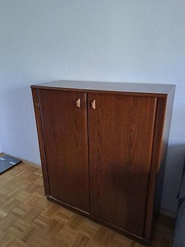 milje za tv: Prodajem Tv komodu sa garderoberom i klub stočić. Tv komoda dužine — 2