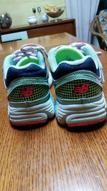 nike patike air max 90 gtx: NB patike za devojčice u odličnom stanju br 30.5 malo nošene — 3