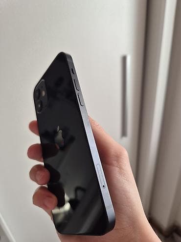 IPhone 12/ 128GB. Battery health: 90%. Boja: crna Sve funkcioniše at lalafo.rs IPhone 12/ 128GB. Battery health: 90%. Boja: crna Sve funkcioniše