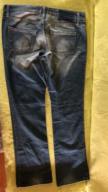 ženske pantalone i prsluk: Benetton farmerke bez elastina,ravnog kroja,vel. 42 — 2