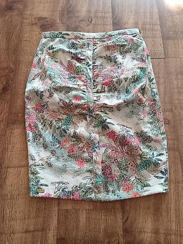 Vogeli Dve ženske suknje – pencil kroj, srednje dužine (do kolena)