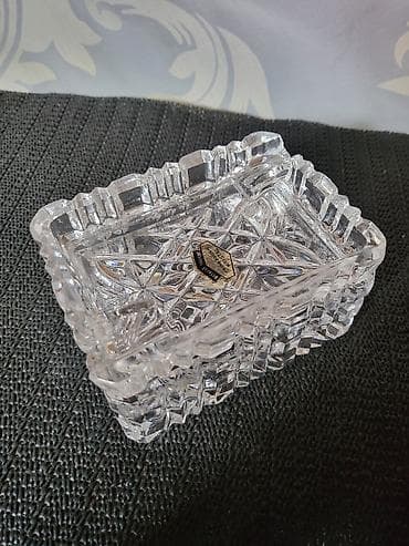 new tekstil: Satula/pepeljara nova kristal Zajecar iz 70ih godina. Set nov od — 7