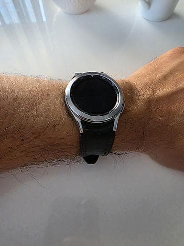 Samsung 4 Pametni sat sa okruglim ekranom i rotirajućim metalnim