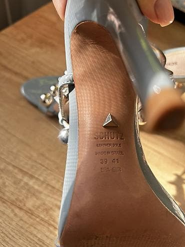 naborane haljine: Schutz sandale na štiklu - Model: elegantne sandale sa tankim — 2