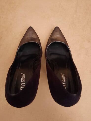 srebrna ogrlica sa krsticem: Pumps, 39 — 4