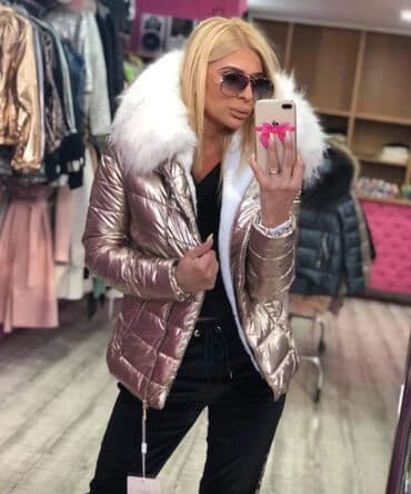 Savršena jakna Topla, iznutra je cela postavljena krznom VEL S-M Novo na lalafo.rs Savršena jakna Topla, iznutra je cela postavljena krznom VEL S-M Novo