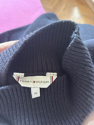 tommy cizme: Džemper Tommy Hilfiger, veličina M. Model sa polurolkom (rebrasti — 3