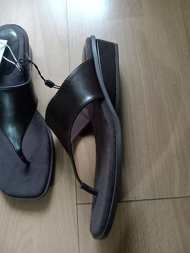 obuca za plivanje: Ženske kožne japanke/klompe Stradivarius - Brend: Stradivarius (logo — 3