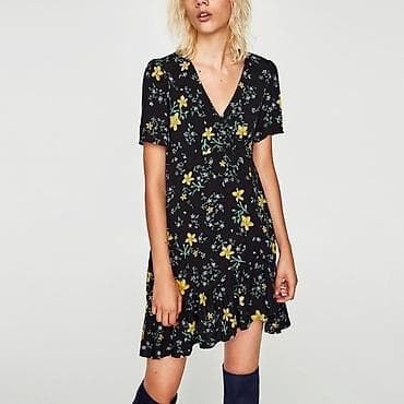 Ženska haljina s cvetnim printom - Kratka haljina A-kroja sa volanom