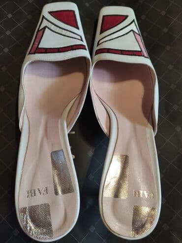 opposite papuce sa krznom: Fashion slippers, 37.5 — 2