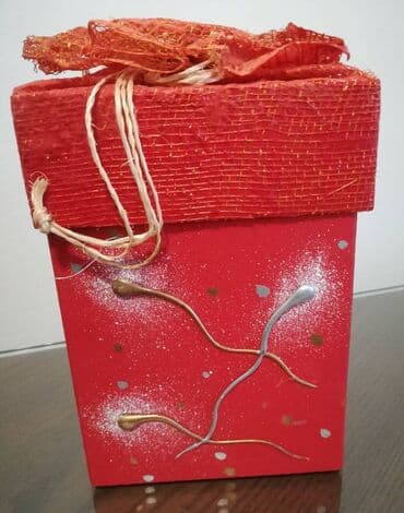 cinije za kolace: Decoration box, color - Red, Used — 3