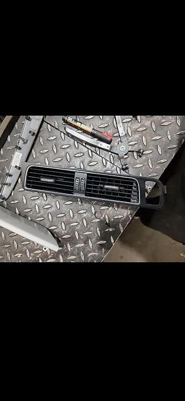prekidac za sekvent plin: AUDI Q5 DELOVI IZDUV LUFTER DUVALJKA 8R1819389 | Audi delovi ZEMUN   — 1