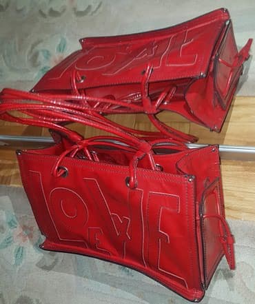 Shoulder bag, Material: Patent leather