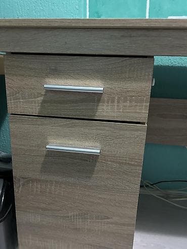 sto od motora: Radni/gaming sto od iverice u dekoru hrasta - Prostrana radna ploča — 5