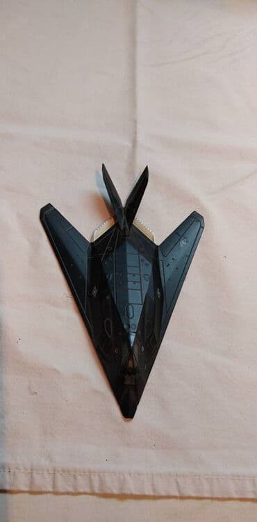 lidl šator za kampovanje: Avion Amercom LOCKHEED F 117.Skala 1:144.Prednji deo modela nedostaje — 2