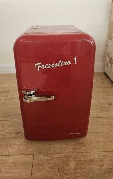 Mini frizider Frescolino RED Ispravan mini frizider poznatog svetskog