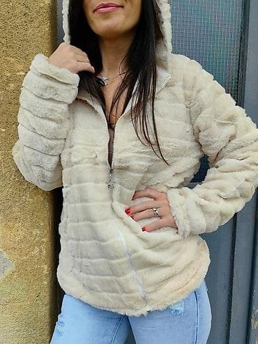 Bundica sa kapuljacom 3100din Bilo koje dve za 3900din Velicine M/L i na lalafo.rs Bundica sa kapuljacom 3100din Bilo koje dve za 3900din Velicine M/L i