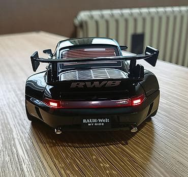 auto koji se pretvara u robota: Nov metalni model automobila Porše 993 urađen u razmeri 1: 22 — 10