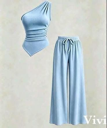 karirani komplet: Komplet: 2700 dinara 
2.kom = 3.900 dinara — 3