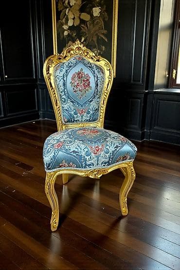 Stolice u pozlati sa prelepim meblom.
cena 150e komad
4 na stanju