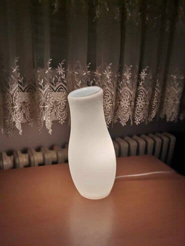 sony play 3: Moderna stona lampa. Zanimljivog oblika, uklopiće se u svaki prostor — 6