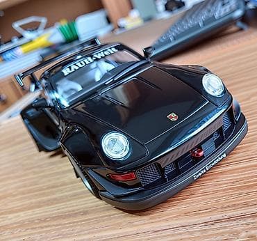 auto koji se pretvara u robota: Nov metalni model automobila Porše 993 urađen u razmeri 1: 22 — 7