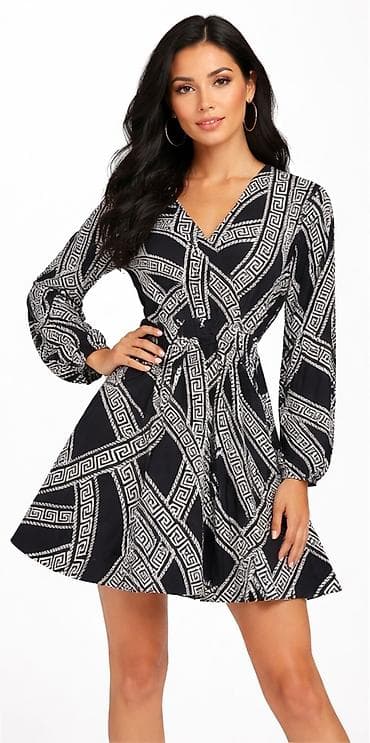 Crna mini haljina sa belim geometrijskim/etno printom. Model sa na lalafo.rs Crna mini haljina sa belim geometrijskim/etno printom. Model sa