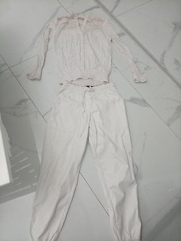 Komplet bela ženska odeća – bluza i pantalone - Bluza dugih rukava u na lalafo.rs Komplet bela ženska odeća – bluza i pantalone - Bluza dugih rukava u