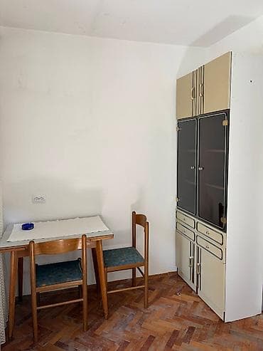 knic smestaj: Izdaje se jednosoban stan površine 35 m² u centru Železnika. Stan je — 5