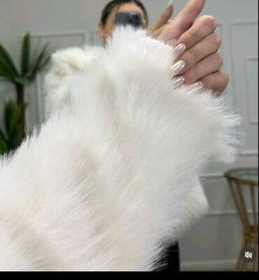 Fur coats: One size, Faux fur, color - White — 3