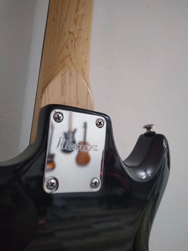 delovi za maketu fice: Električna gitara Ibanez, idealna za početnike i napredne svirače. Ima — 7