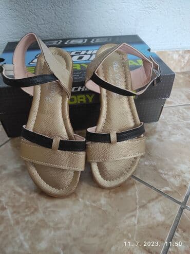 c a papuce: Sandals, Dr. Martens, 37 — 6