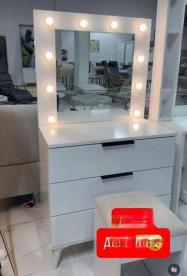 Toaletni sto sa LED ogledalom – “hollywood” stil - Bele boje, moderan na lalafo.rs Toaletni sto sa LED ogledalom – “hollywood” stil - Bele boje, moderan