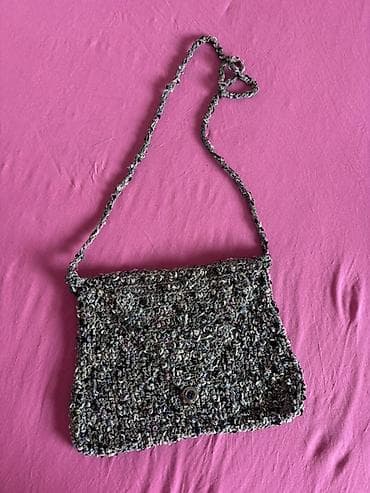 kozne torbe mona: Ručno pletena torbica preko ramena - Materijal: deblje, boucle — 2