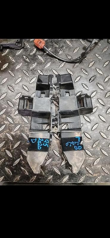farovi punto 2: AUDI Q5 80A DELOVI NOSAC KRILA PVC | Audi a1  a3 a4 a5 a6 a7 q3 a5 — 2