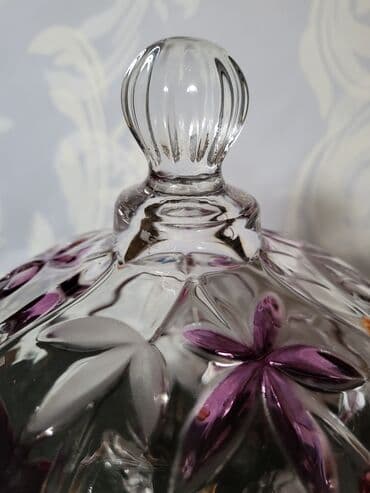 Sweatpants: Nova bombonijera. Bombonijera nova,sve na njoj odsjaj od svetla — 7